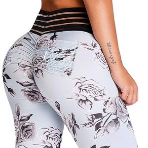 Floral scrunch butt leggings